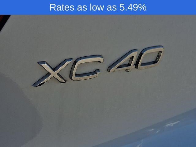 2024 Volvo XC40 B5 AWD Plus Dark Theme