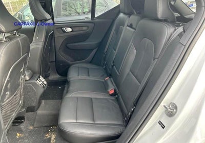 2024 Volvo XC40 B5 AWD Plus Dark Theme