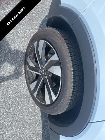 2024 Volvo XC40 B5 AWD Plus Dark Theme
