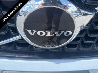 2024 Volvo XC40 B5 AWD Plus Dark Theme
