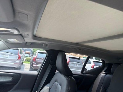 2024 Volvo XC40 B5 AWD Plus Dark Theme
