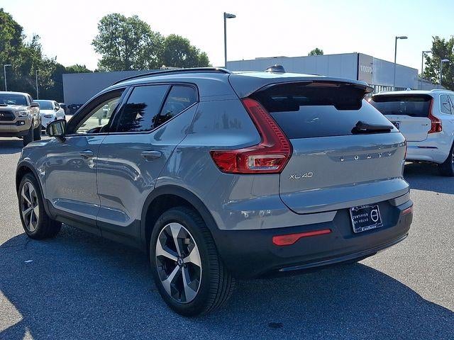 2024 Volvo XC40 B5 AWD Plus Dark Theme