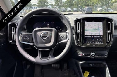 2024 Volvo XC40 B5 AWD Plus Dark Theme