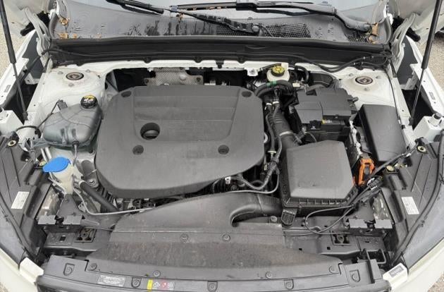 2024 Volvo XC40 B5 AWD Plus Dark Theme