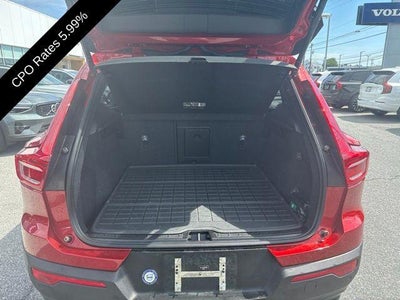 2024 Volvo XC40 B5 AWD Plus Dark Theme