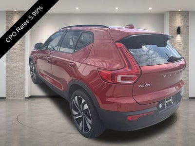 2024 Volvo XC40 B5 AWD Plus Dark Theme