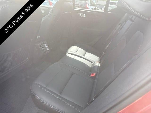2024 Volvo XC40 B5 AWD Plus Dark Theme