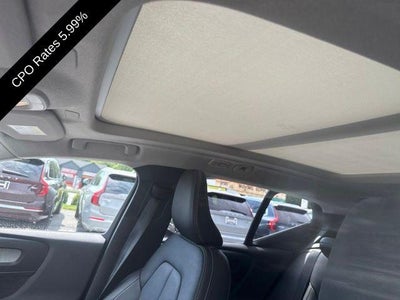 2024 Volvo XC40 B5 AWD Plus Dark Theme