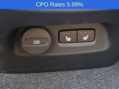 2024 Volvo XC40 B5 AWD Plus Dark Theme