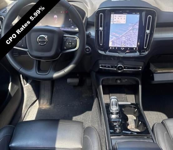 2024 Volvo XC40 B5 AWD Plus Dark Theme