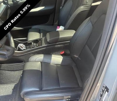 2024 Volvo XC40 B5 AWD Plus Dark Theme