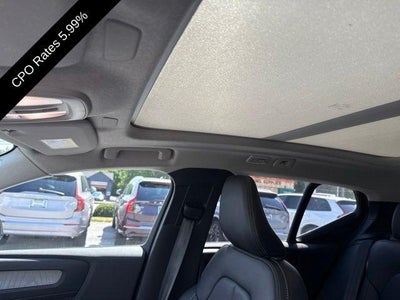 2024 Volvo XC40 B5 AWD Plus Dark Theme