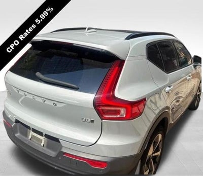 2024 Volvo XC40 B5 AWD Plus Dark Theme