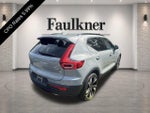 2024 Volvo XC40 B5 AWD Plus Dark Theme