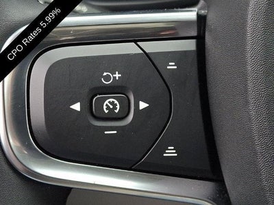 2024 Volvo XC40 B5 AWD Ultimate Dark Theme