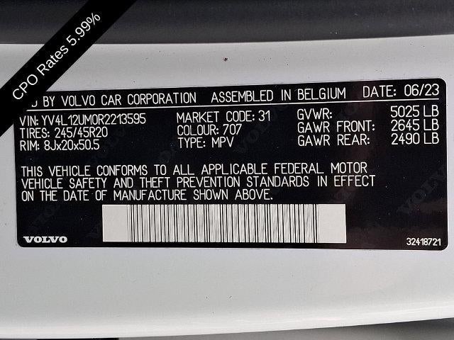 2024 Volvo XC40 B5 AWD Ultimate Dark Theme