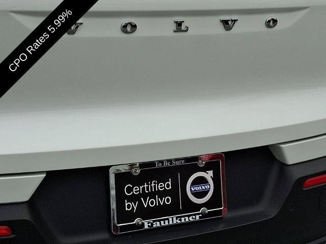 2024 Volvo XC40 B5 AWD Ultimate Dark Theme