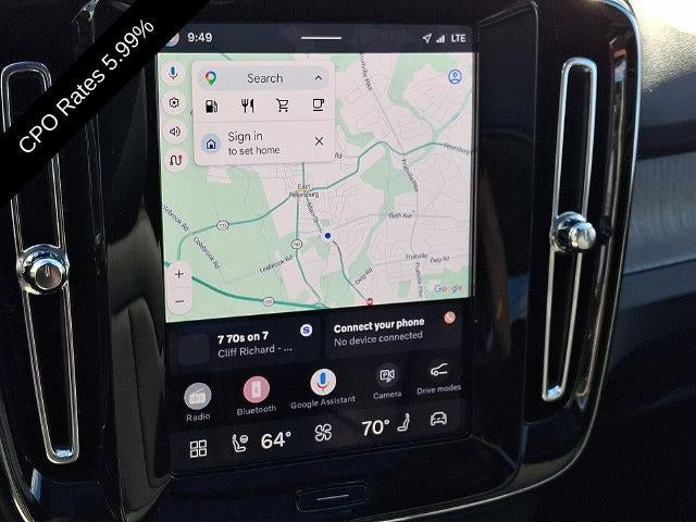 2025 Volvo XC40 B5 AWD Ultra Dark Theme