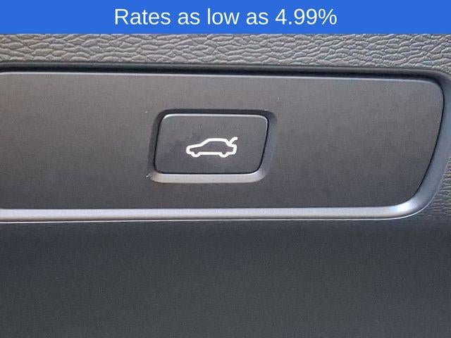 2023 Volvo XC40 B5 AWD Plus Bright Theme