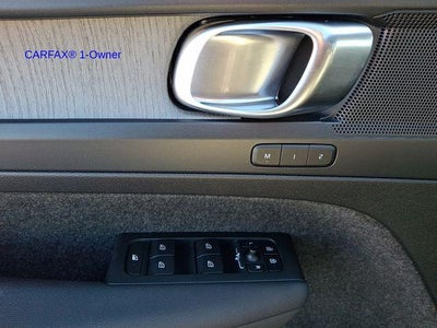 2023 Volvo XC40 B5 AWD Plus Bright Theme