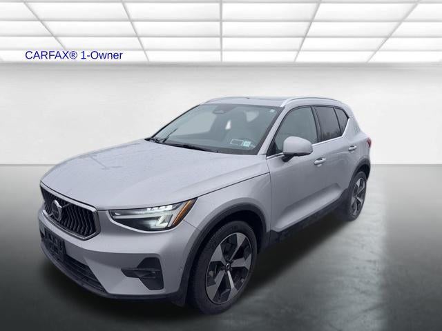 2023 Volvo XC40 B5 AWD Plus Bright Theme
