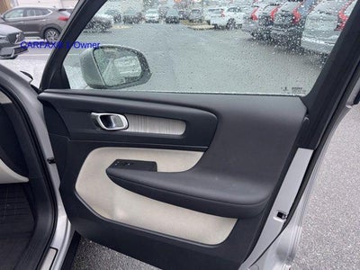 2023 Volvo XC40 B5 AWD Plus Bright Theme