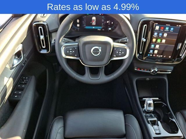 2023 Volvo XC40 B5 AWD Plus Dark Theme