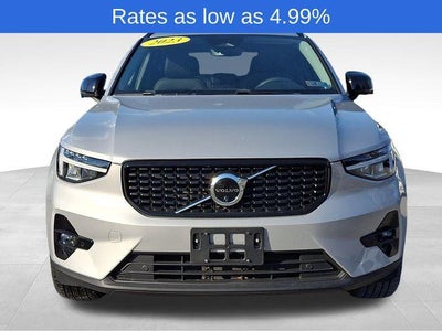 2023 Volvo XC40 B5 AWD Plus Dark Theme
