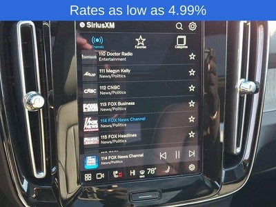 2023 Volvo XC40 B5 AWD Plus Dark Theme