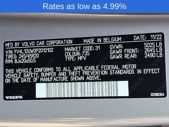 2023 Volvo XC40 B5 AWD Plus Dark Theme