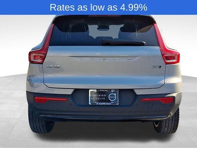 2023 Volvo XC40 B5 AWD Plus Dark Theme