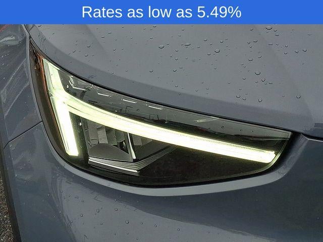 2023 Volvo XC40 B5 AWD Plus Dark Theme