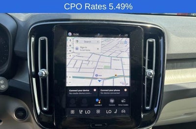2023 Volvo XC40 B5 AWD Plus Dark Theme