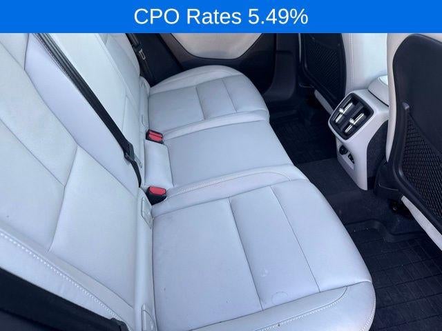 2023 Volvo XC40 B5 AWD Plus Dark Theme