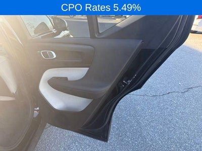 2023 Volvo XC40 B5 AWD Plus Dark Theme