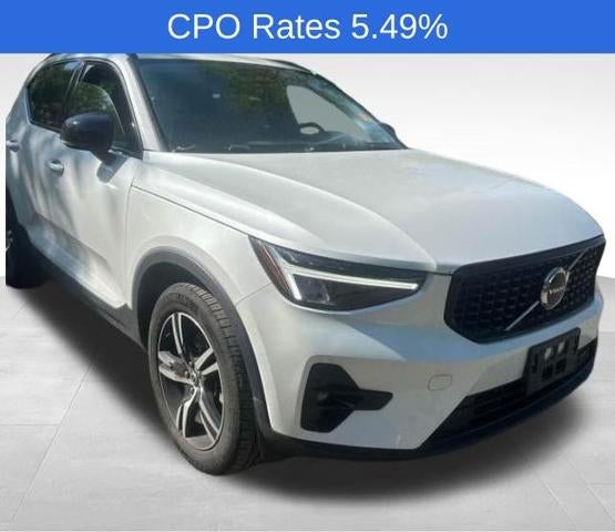2023 Volvo XC40 B5 AWD Plus Dark Theme