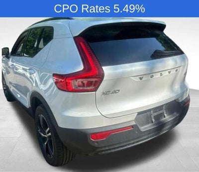 2023 Volvo XC40 B5 AWD Plus Dark Theme