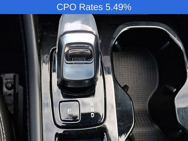 2023 Volvo XC40 B5 AWD Plus Dark Theme