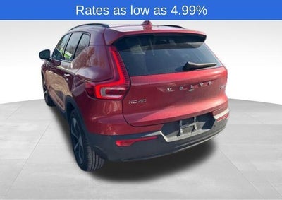 2023 Volvo XC40 B5 AWD Plus Dark Theme