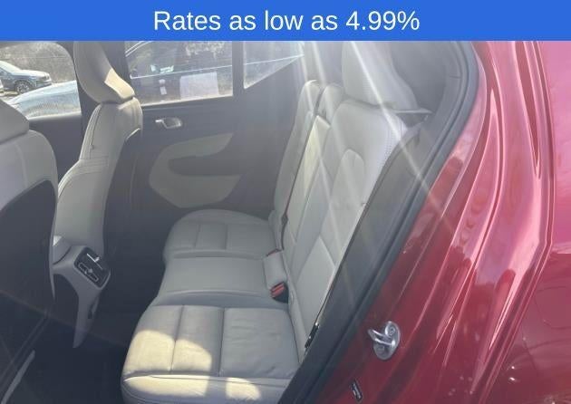 2023 Volvo XC40 B5 AWD Plus Dark Theme