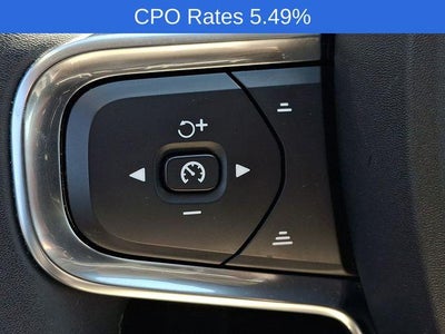 2023 Volvo XC40 B5 AWD Plus Dark Theme