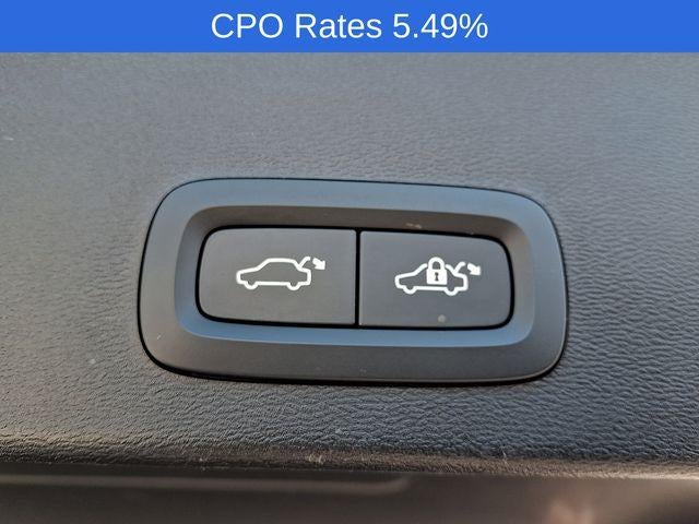 2023 Volvo XC40 B5 AWD Plus Dark Theme
