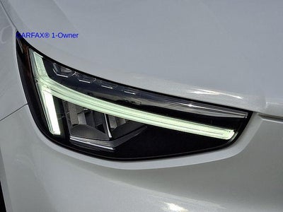 2023 Volvo XC40 B5 AWD Plus Dark Theme