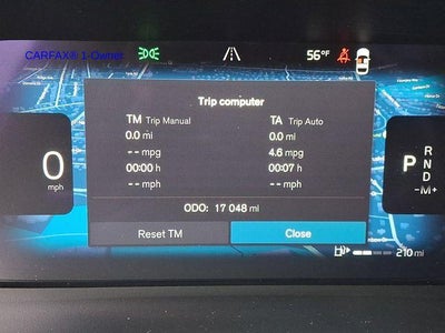 2023 Volvo XC40 B5 AWD Plus Dark Theme