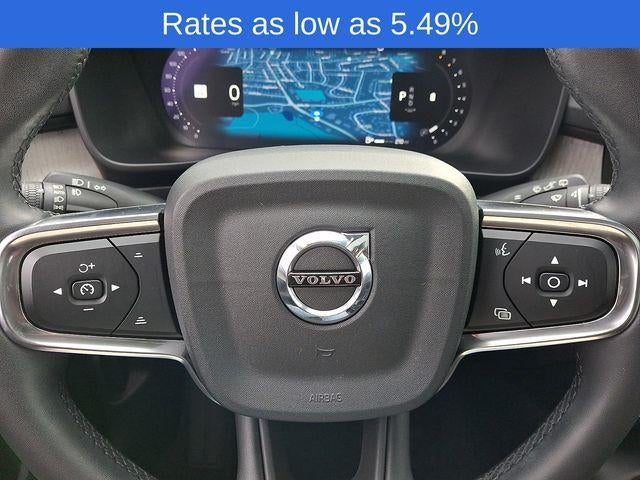 2023 Volvo XC40 B5 AWD Plus Dark Theme