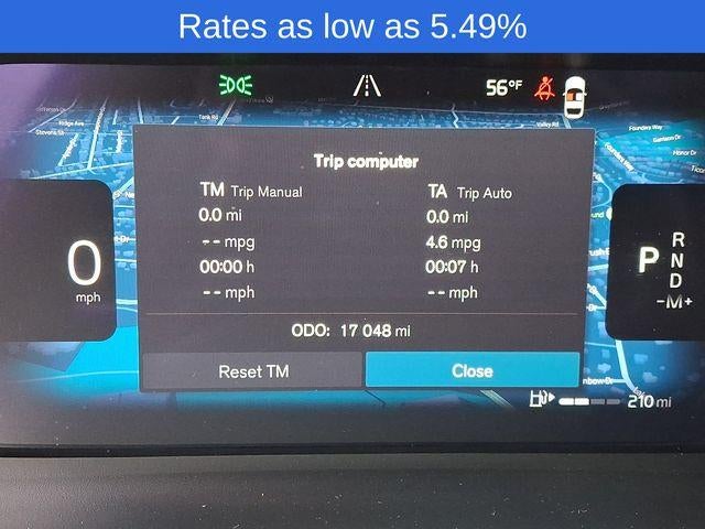 2023 Volvo XC40 B5 AWD Plus Dark Theme