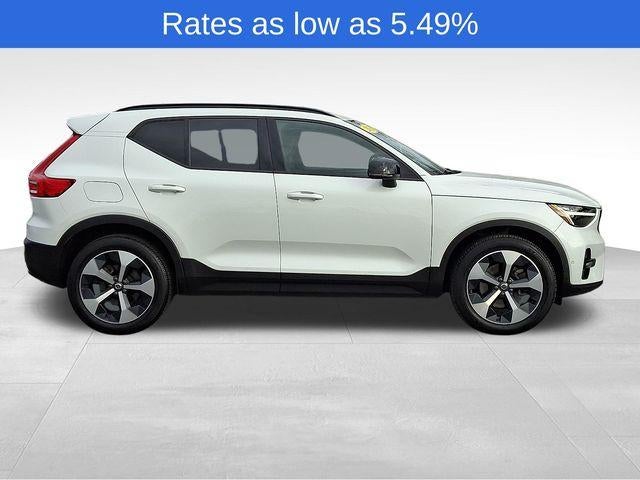 2023 Volvo XC40 B5 AWD Plus Dark Theme