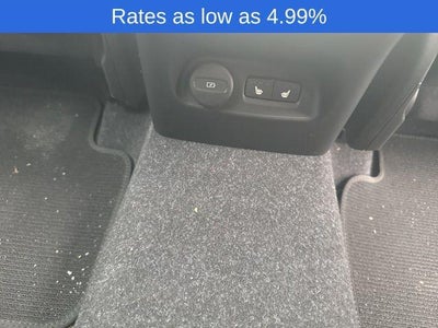 2023 Volvo XC40 B5 AWD Plus Dark Theme