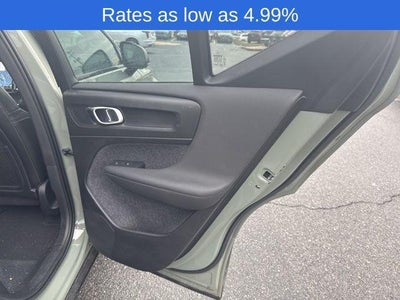 2023 Volvo XC40 B5 AWD Plus Dark Theme