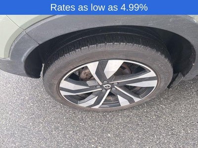 2023 Volvo XC40 B5 AWD Plus Dark Theme